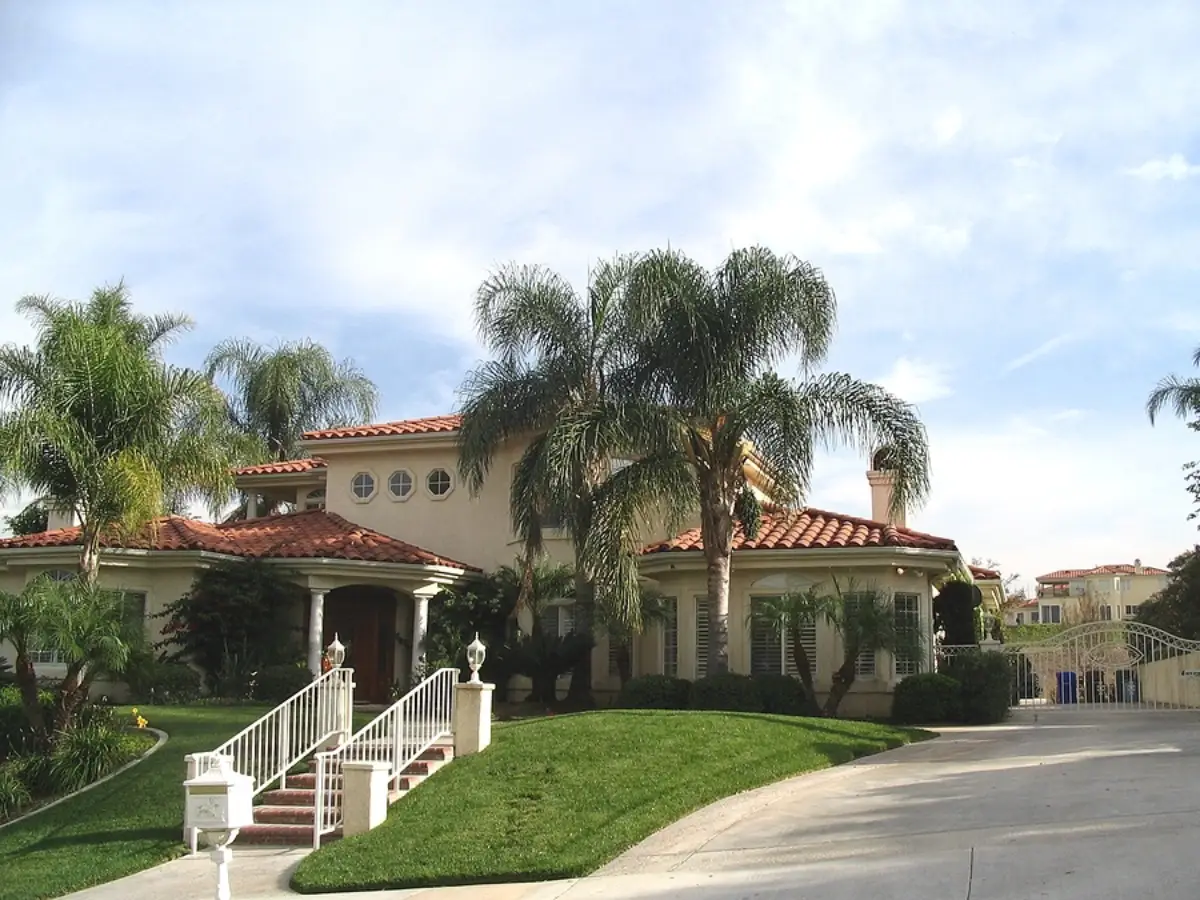 Setting the Scene for Success: How to Create the Perfect Guest Welcome Guide for Your Orlando Vacation Rental